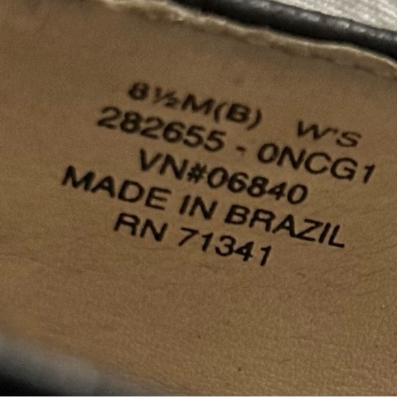 LL Bean Women's Signature Classic Red/Black Plaid Canvas Slip-On Loafers Sz 8.5M - Picture 7 of 8